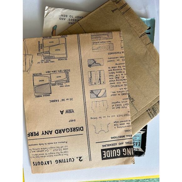 Vintage 1960s Mccalls sewing pattern #8487 knee length skirt size 12.5 uncut - Picture 3 of 3